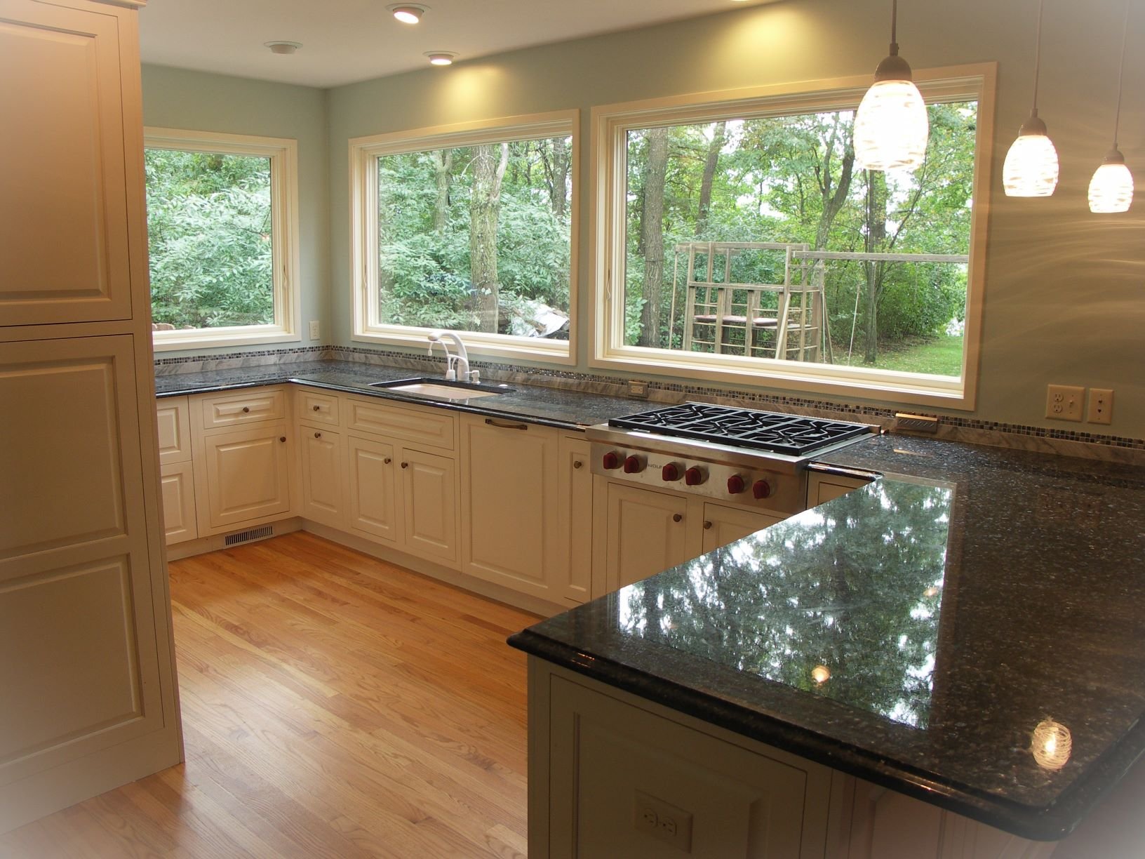 Lake-Kitchen