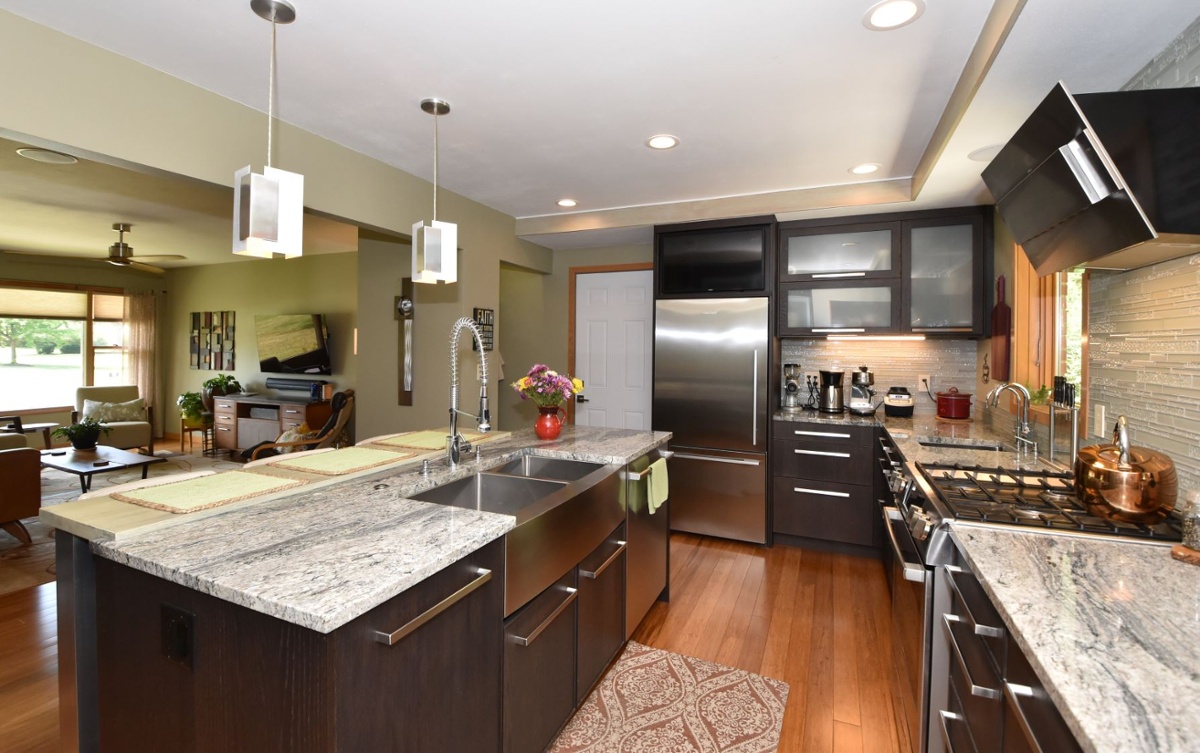 MCM Kitchen3
